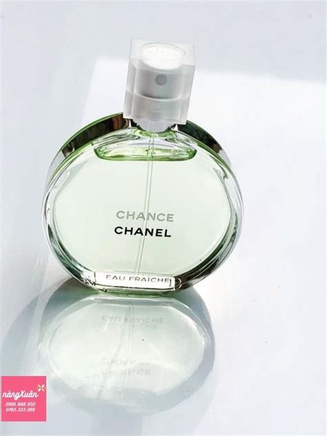 nước hoa Chanel màu xanh